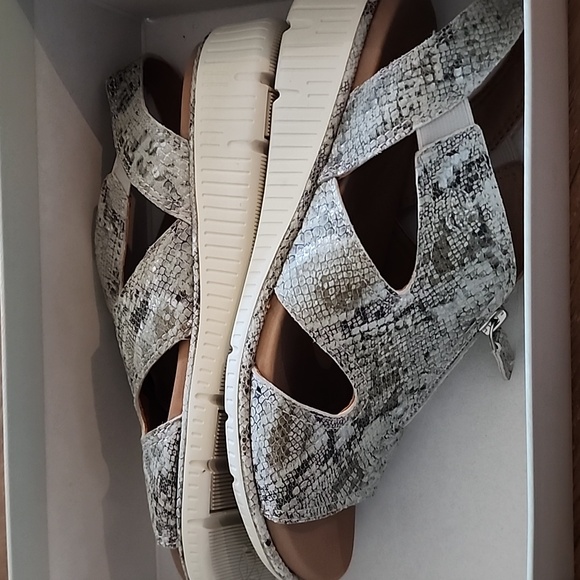 Nuture from dillards NEW sandals - Picture 7 of 8